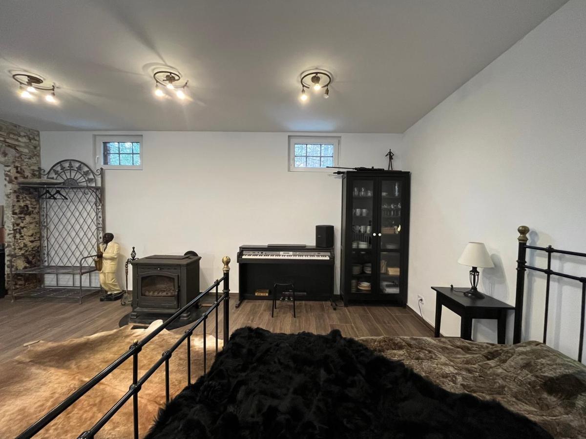 Bergisches Paradies Apartment แวร์เมลสเคียร์เคน ภายนอก รูปภาพ